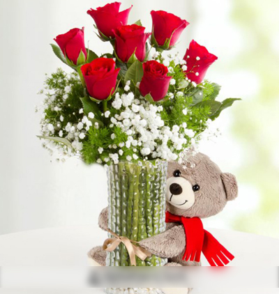 5 kırmızı gül buketi Çiçeği & Ürünü Puantiyeli Cam Vazoda Ayıcıklı 7 Adet 